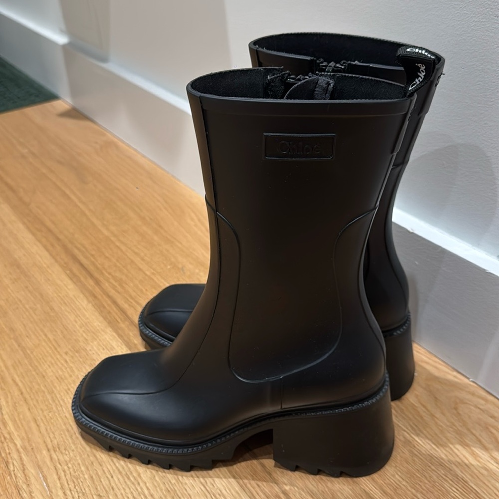 Chloe Betty Rubber Boots in Black Size 38